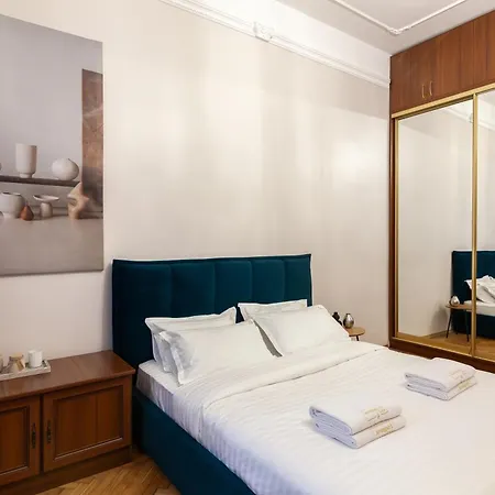 Apartment Avangard Shashkevycha 3 *