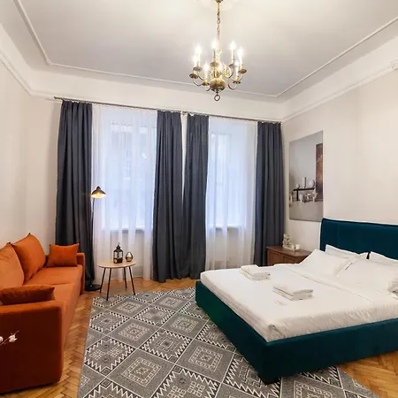 Apartment Avangard Shashkevycha 3 *